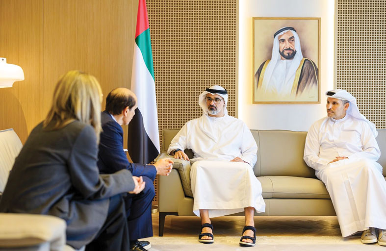 خالد بن محمد بن زايد يلتقي رئيس معهد ميلكن 