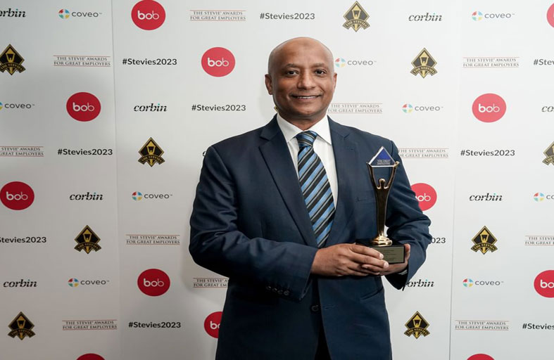 جمارك أبوظبي تحصد 14 جائزة عالمية ترسخ ريادتها