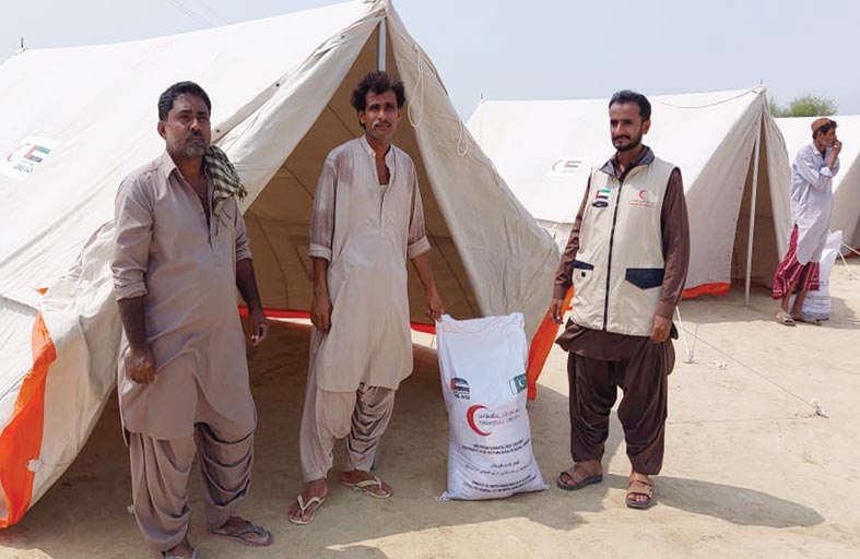 حمدان بن زايد يوجه بتقديم مساعدات إنسانية عاجلة للمتأثرين من فيضانات بلوشستان بباكستان