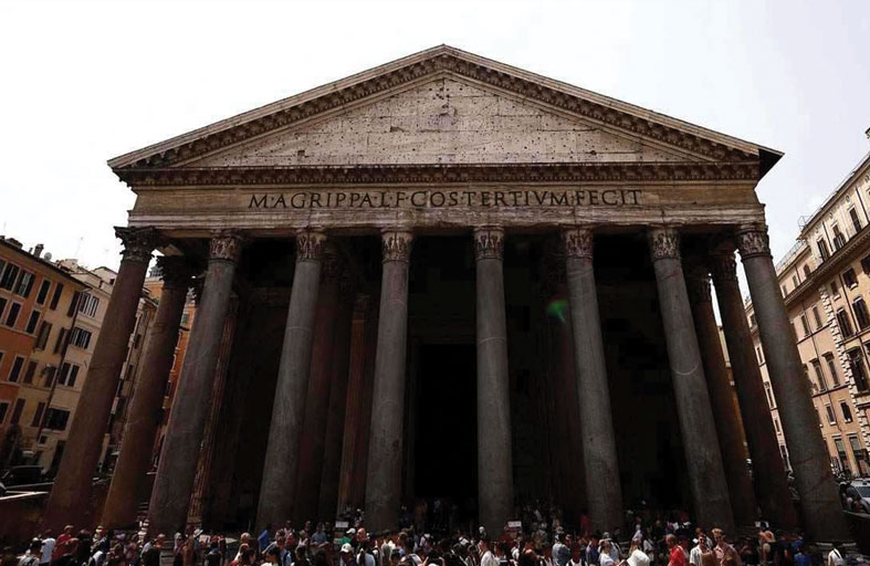 وفاة سائح أمام ابنته بعد سقوطه من «معلم تاريخي» 