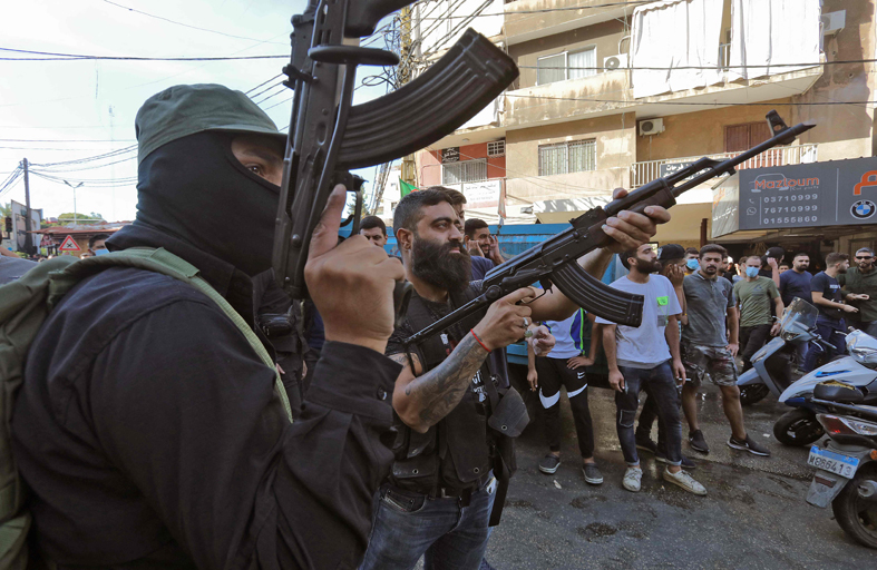 صحف عربية: حزب الله يقود الحرب الأهلية في لبنان