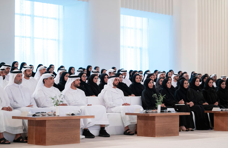 سيف بن زايد يشهد محاضرة بعنوان (رحلة الإمارات إلى الفضاء) 