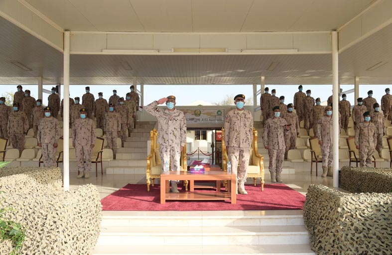 أحمد بن طحنون يشهد احتفال القوات المسلحة بتخريج الدفعة الـ14 المجموعة الثانية