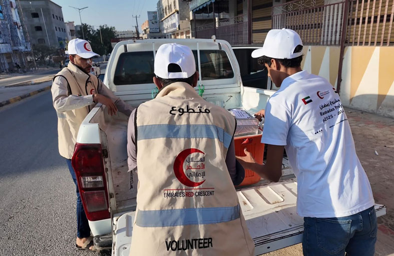 «الهلال الأحمر» تدشن مشروعها السنوي لإفطار الصائم في حضرموت