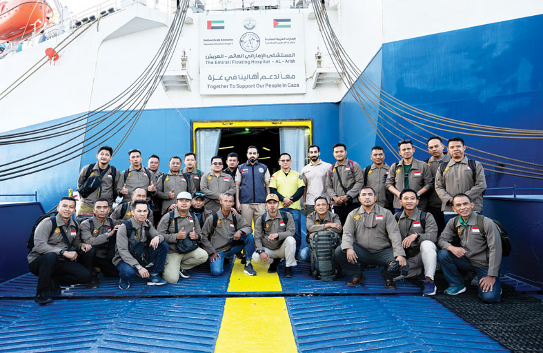 وصول دفعة جديدة من الفريق الطبي الإندونيسي إلى المستشفى الإماراتي العائم بالعريش 