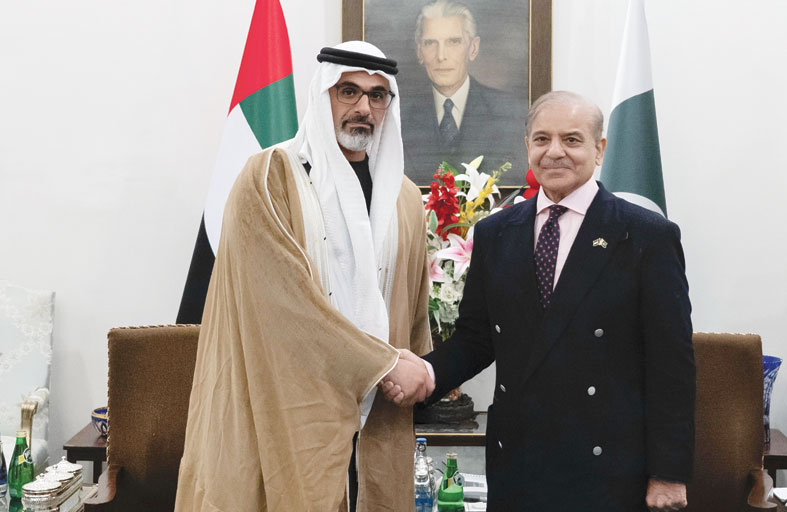 ولي عهد أبوظبي ورئيس وزراء باكستان يبحثان سُبل تعزيز العلاقات الثنائية 