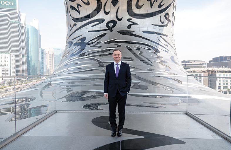 رئيس بولندا يزور متحف المستقبل  