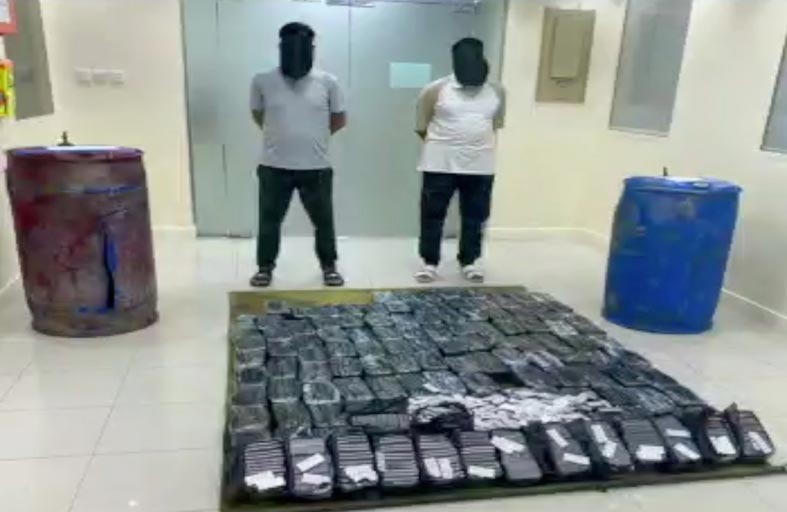 شرطة أبوظبي تضبط 3 آسيويين بحوزتهم 380 كيلوجرام مواد مخدرة