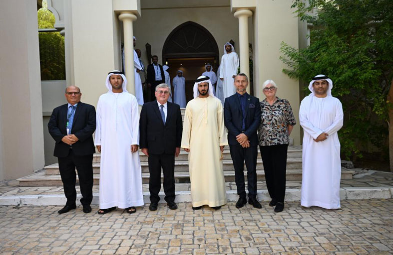 زايد بن حمد يستقبل رئيسي الواهو والإيكاهو والوفد المشارك في بطولة الصين الوطنية لجمال الخيول العربية