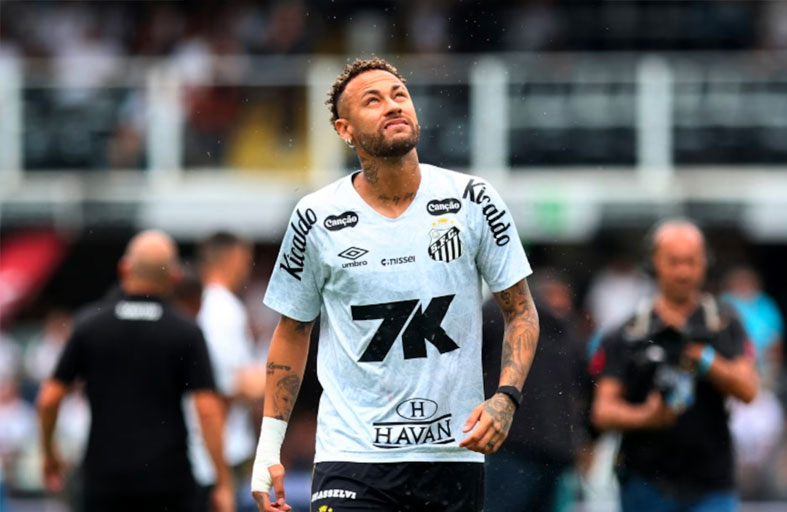 نيمار يخضع لجراحة بعد مساعدة سانتوس على تفادي الهبوط 