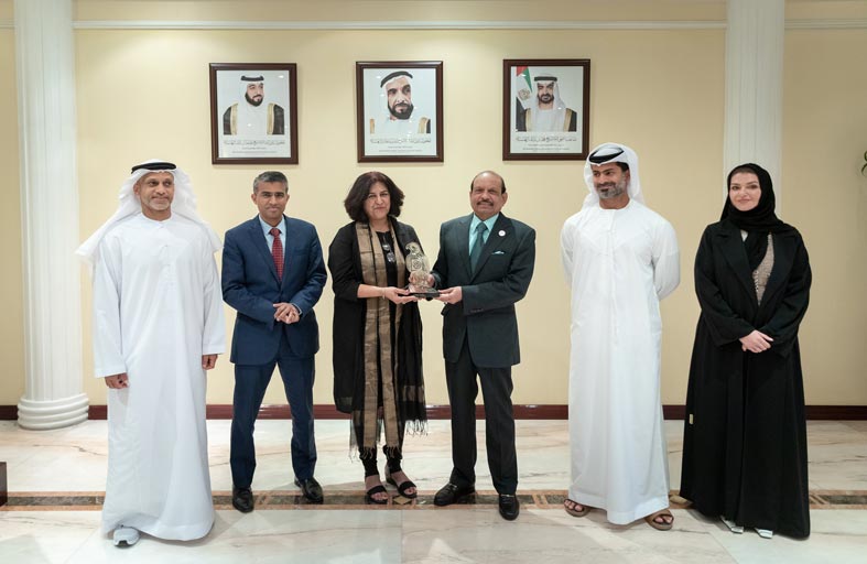 غرفة أبوظبي تبحث تعزيز التعاون التجاري مع اتحاد غرف التجارة والصناعة الهندية