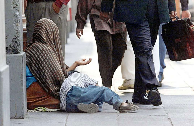 تونس تعلن خطة لمحاربة شبكات التسول 