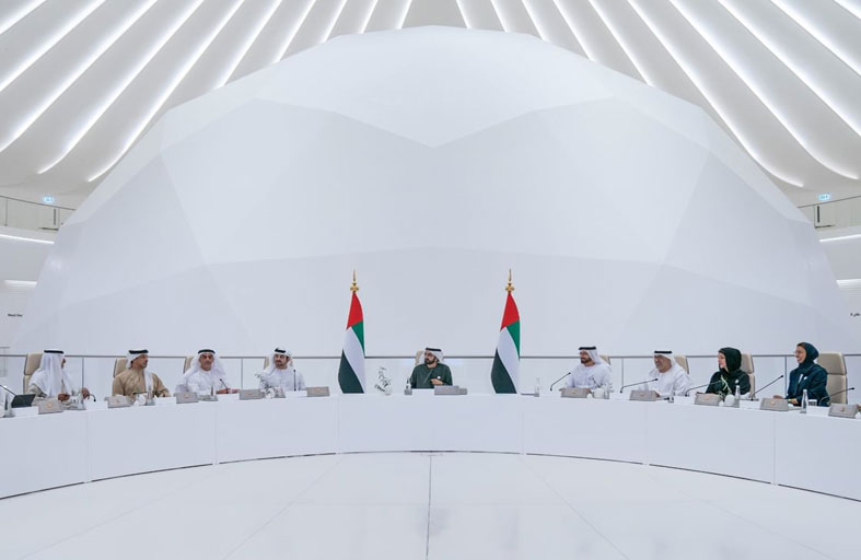 الجلسات الاستثنائية لمجلس الوزراء.. نموذج محمد بن راشد في قيادة الحكومة من الميدان لإحداث تغييرات جذرية في العمل الحكومي