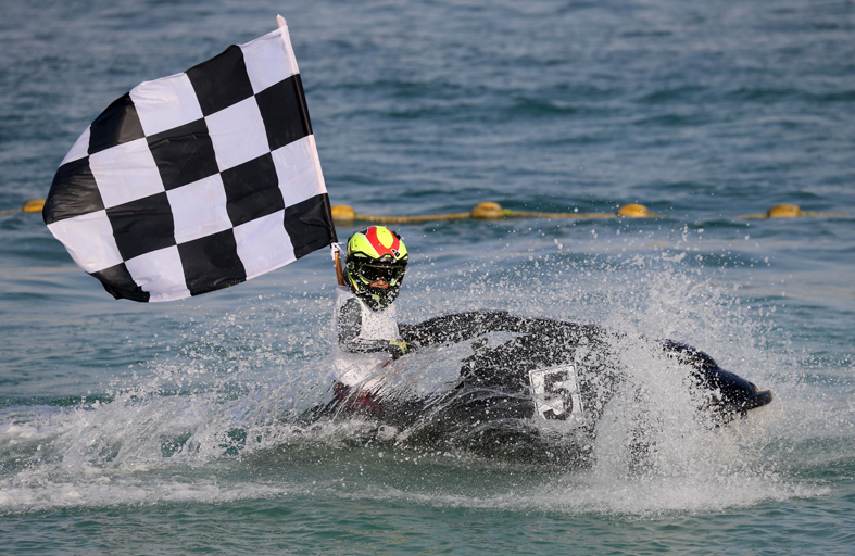 التسجيل والفحص الفني لسباق دبي للدراجات المائية اليوم الجمعة