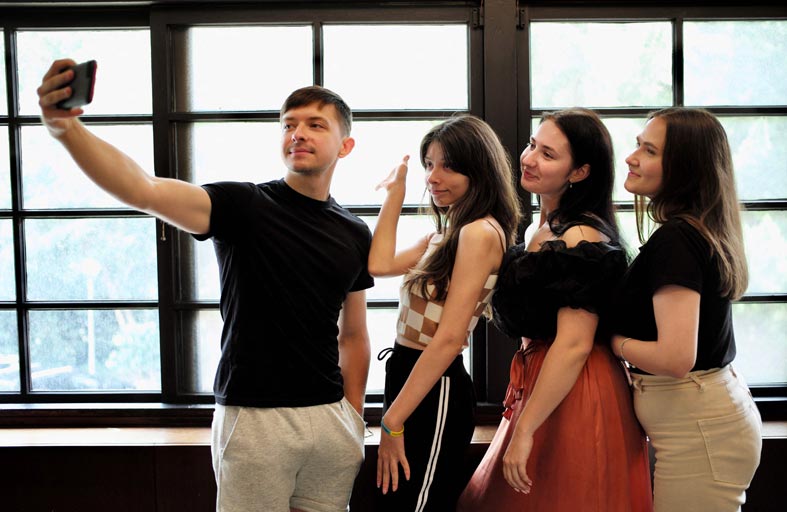 طلاب أوكرانيون في تايوان يواجهون تهديداً من جارتها القوية  