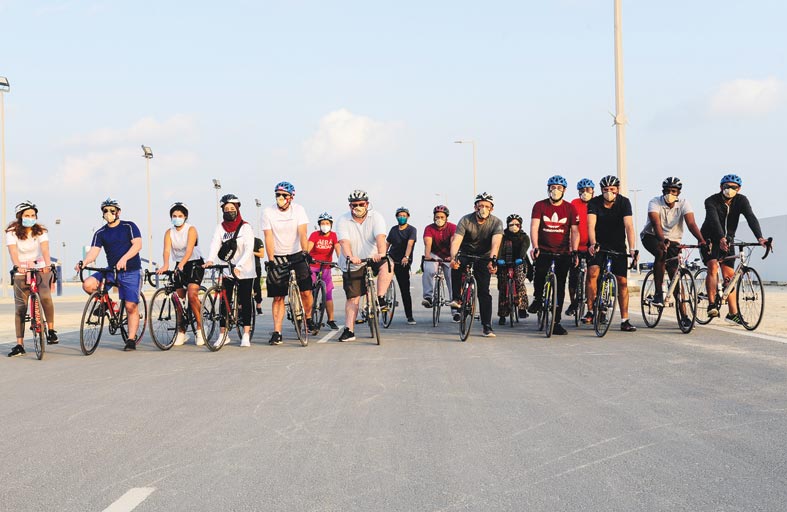 جامعة أبوظبي تنظم فعالية رياضية لموظفيها وأعضاء الهيئة التدريسية في جزيرة الحديريات 