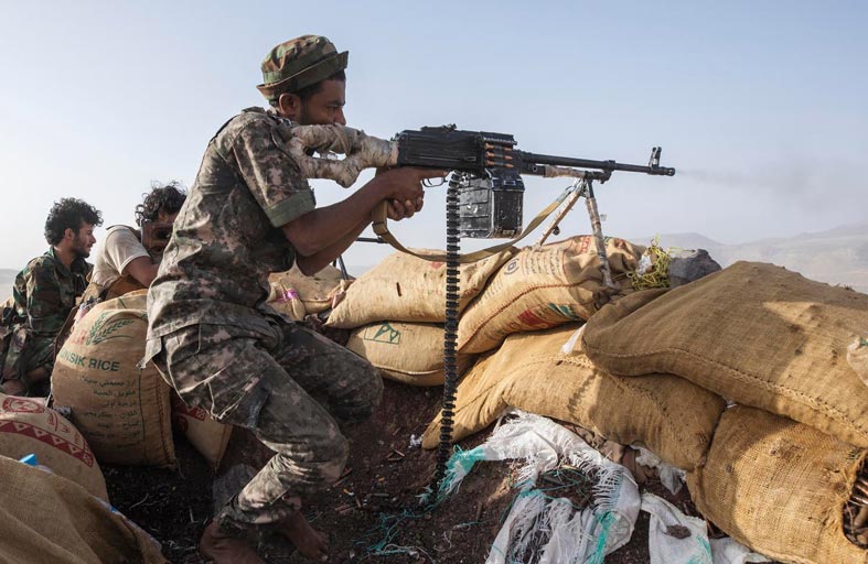 الجيش اليمني يصد هجوماً للحوثي بمأرب.. والتحالف يستهدف معاقله بصنعاء