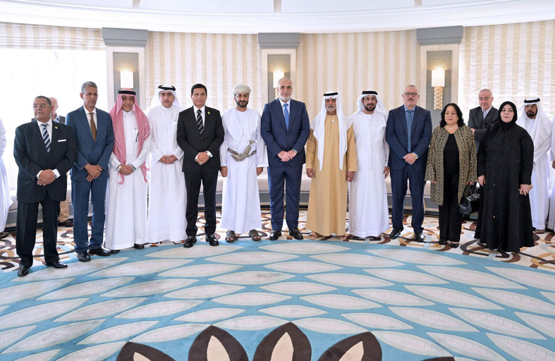 نهيان بن مبارك يستقبل وفدا من البرلمان العربي
