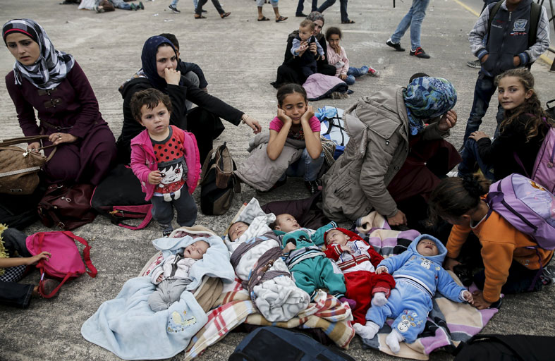 اللاجئون يواجهون خطرا ثلاثيا .. الصراع وكورونا وأزمة مالية 