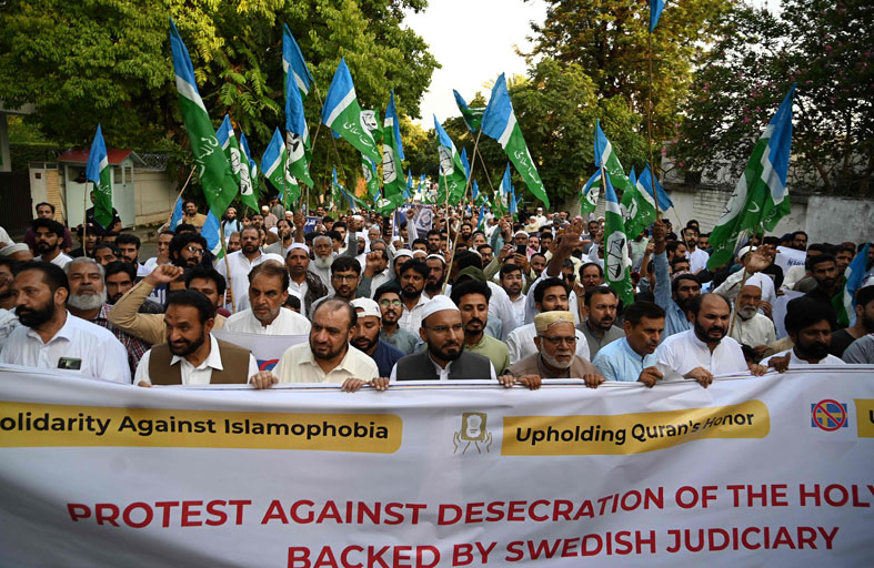 حرق المصحف وعضوية الناتو.. ماذا ستفعل تركيا مع السويد؟