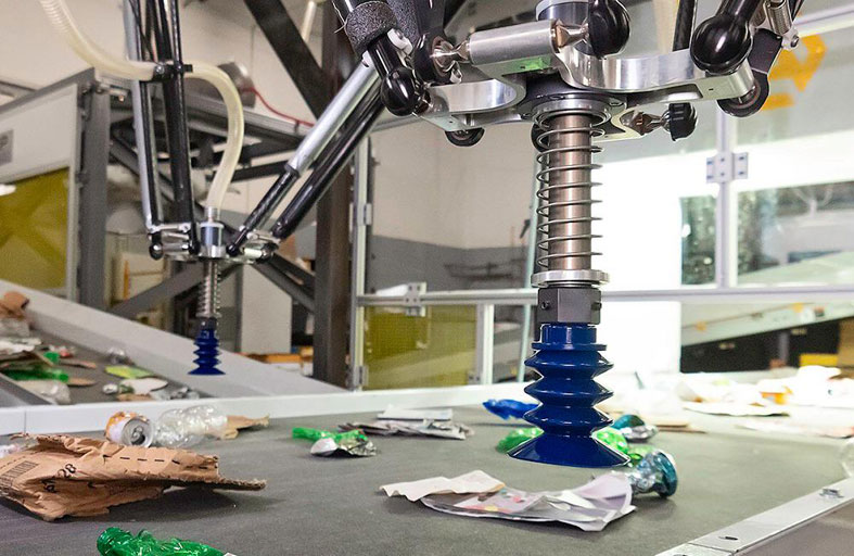 مجموعة بيئة تدشن مرفقاً جديدا لإعادة التدوير يعمل بالروبوتات والذكاء الصناعي