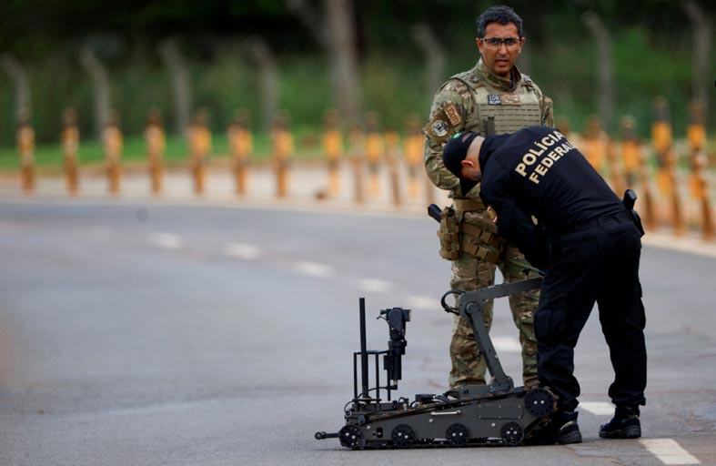 حقيبة ظهر تثير الذعر قبل تنصيب الرئيس البرازيلي