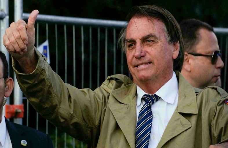 أصبح جايير بولسونارو فزاعة داخل معسكره...!