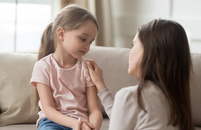 3 طرق تساعدك على التعامل مع مشاعر طفلك السلبية
