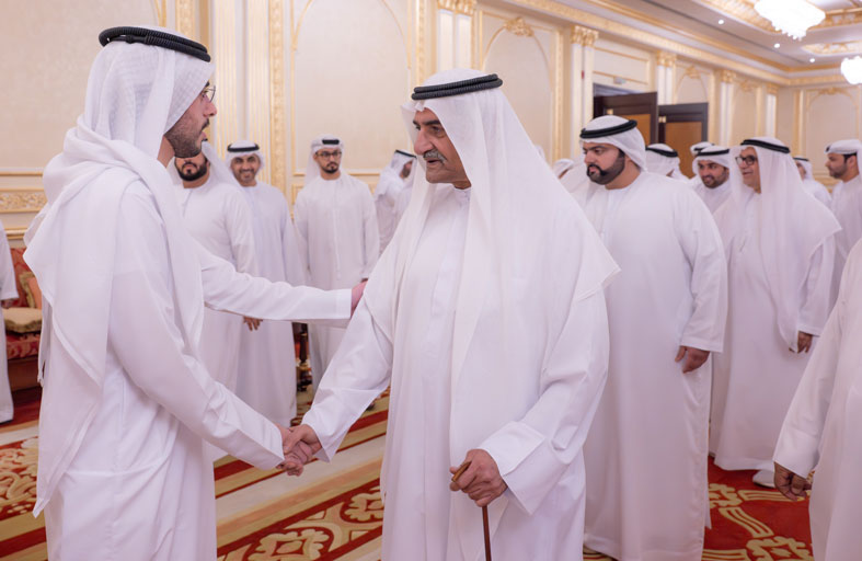 حمد الشرقي يستقبل المهنئين بشهر رمضان بحضور ولي عهد الفجيرة 