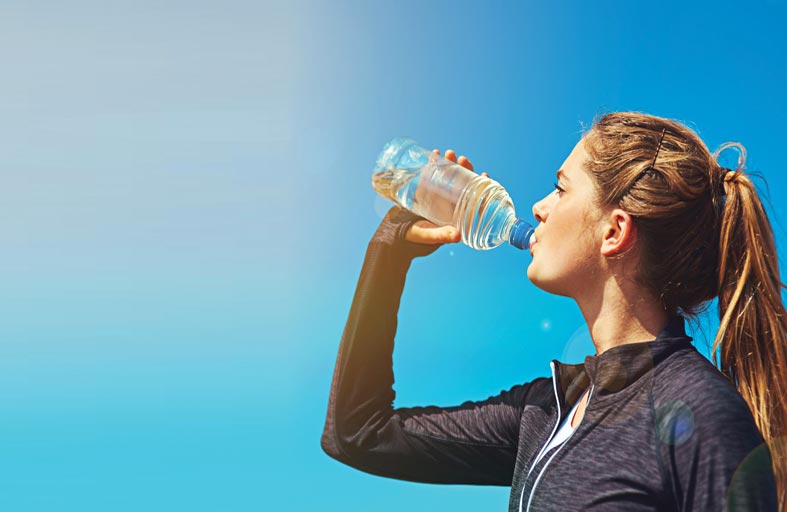 فوائد شرب المياه للوقاية من الأمراض المزمنة