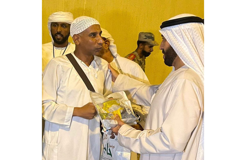 مكتب شؤون الحجاج يوزع 180ألف وجبة على روح الشيخ زايد في مكة المكرمة والمشاعر المقدسة