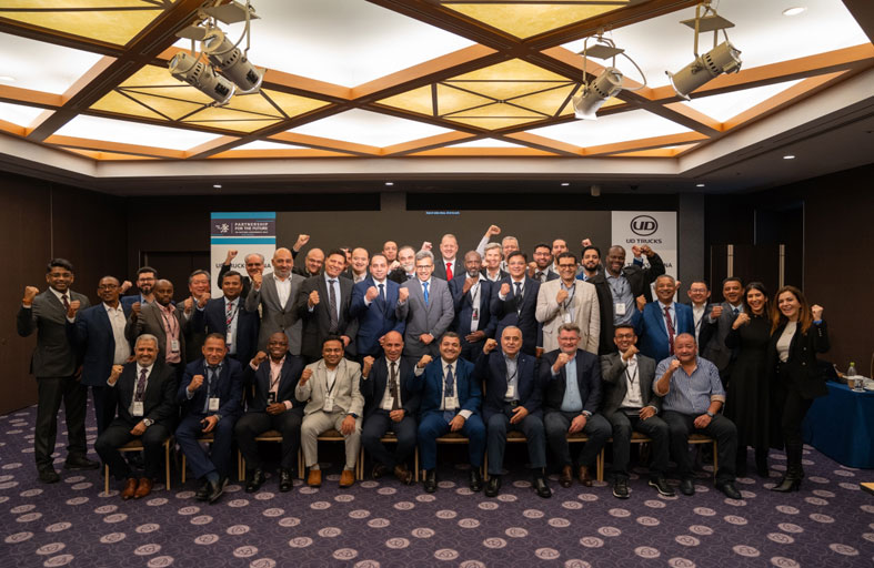 «المسعود للمركبات والمعدات التجارية» يحصد جائزة  «أفضل  وكيل لشاحنات UD في منطقة الشرق الأوسط وشمال وشرق أفريقيا