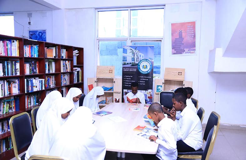  مؤسسة كلمات توقع مذكرة تفاهم مع منظمة دعم الكتاب العالمية لتعزيز تعليم الأطفال اللاجئين في أفريقيا والشرق الأوسط