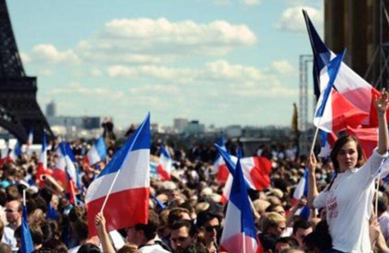 هل تعود فرنسا إلى تقلبات الجمهورية الرابعة؟
