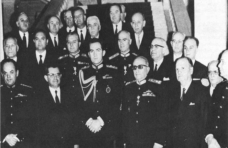 لهذا يستمر توهّم الانقلاب العسكري في فرنسا...!