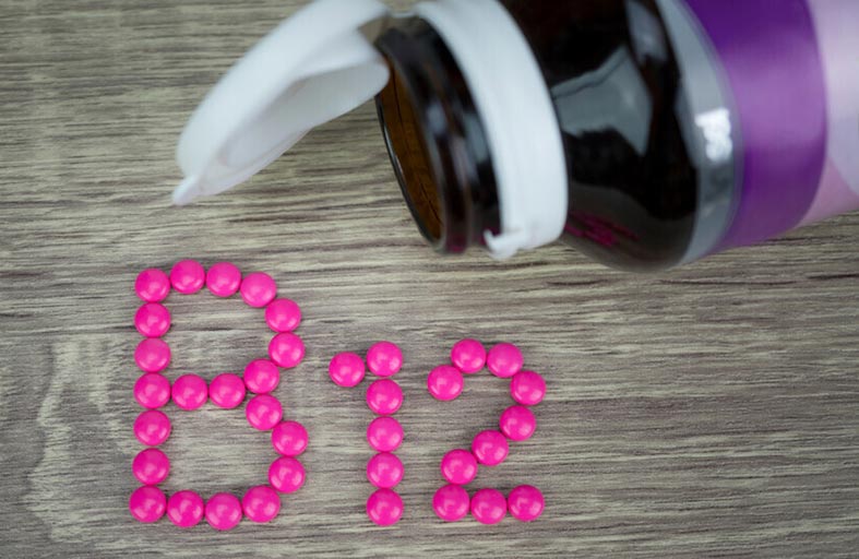 نقص فيتامين B12 يزيد من خطر إصابة كبار السن باضطراب نفسي مثير للقلق
