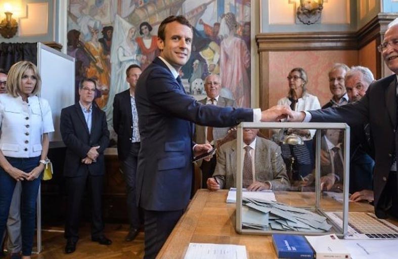 إيكونوميست: نتائج الانتخابات التشريعية ضربة مذهلة لماكرون