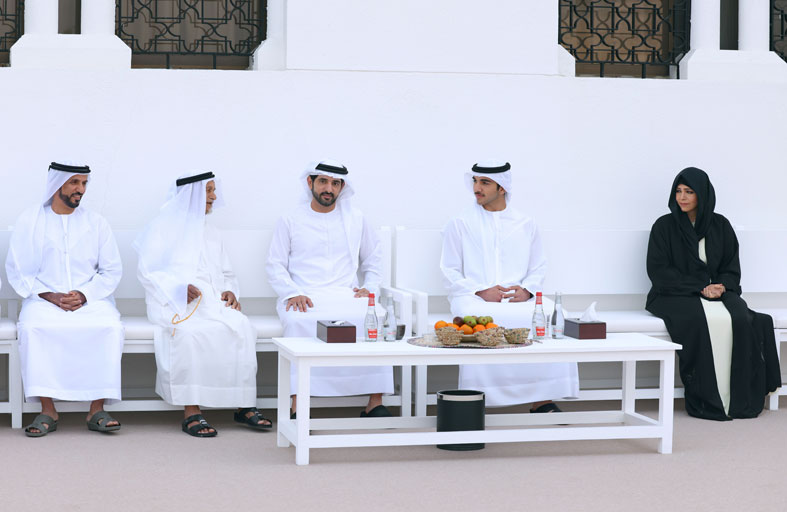 حمدان بن محمد: العمل بروح الفريق الواحد ومضافرة الجهود برؤية واضحة لمتطلبات الريادة ركائز لمسيرة التنمية في دبي 