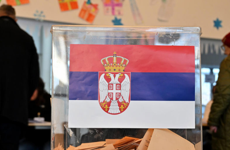 صربيا تجري انتخابات برلمانية ومحلية 
