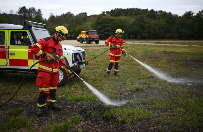 جنوب إنكلترا... فرق الإطفاء تستعد لمواجهة الحرائق 