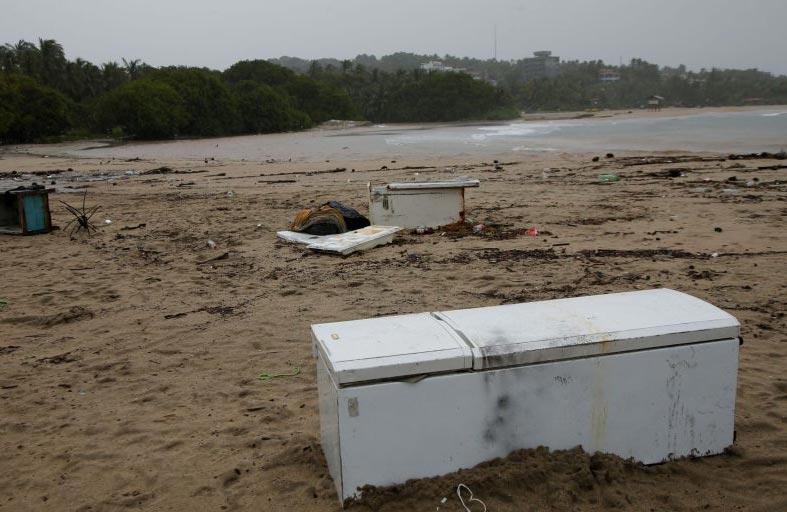 مقتل شخصين وانقطاع الكهرباء  عن 200 ألف نتيجة إعصار جون بالمكسيك