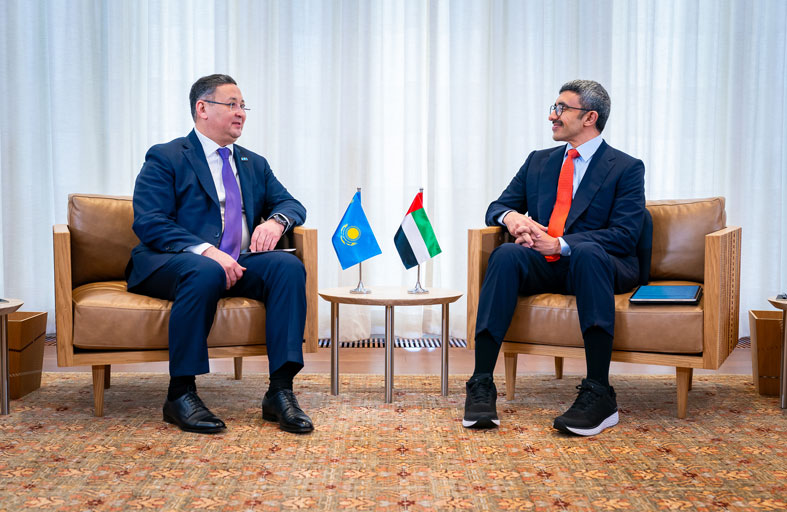 عبدالله بن زايد يلتقي عددا من وزراء الخارجية في نيويورك 