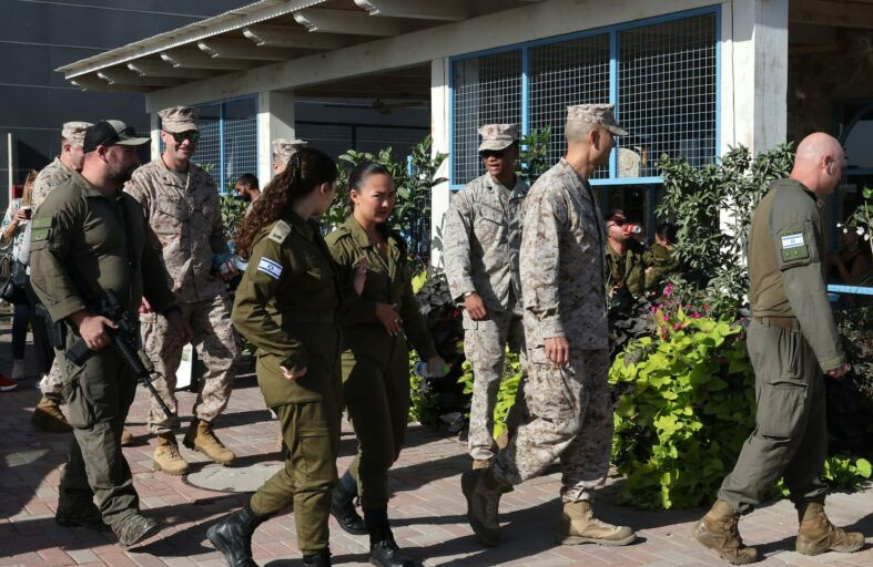 فريق فرنسي يصل إسرائيل للمشاركة بإدارة مرحلة ما بعد الحرب في غزة