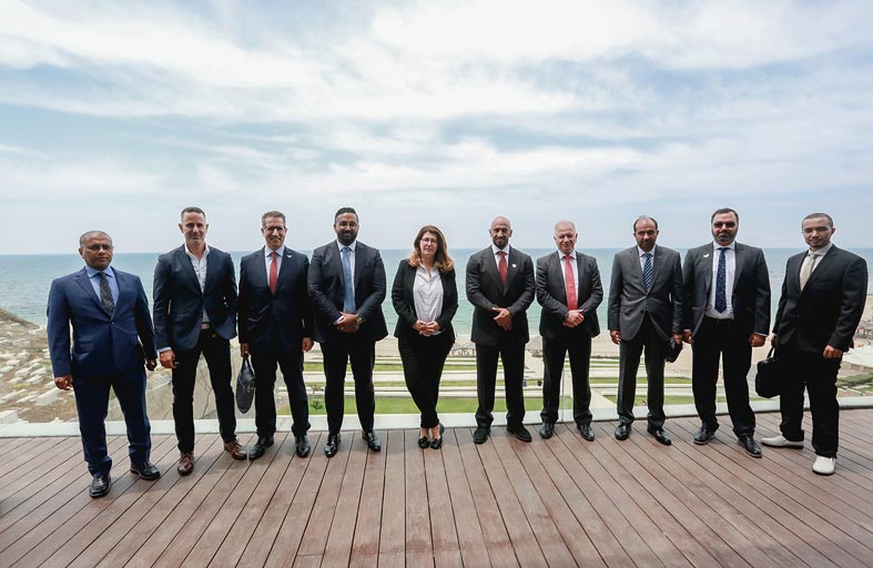وفد من أبوظبي يستعرض في تل أبيب تجربة الإمارة بمجال الرعاية الصحية