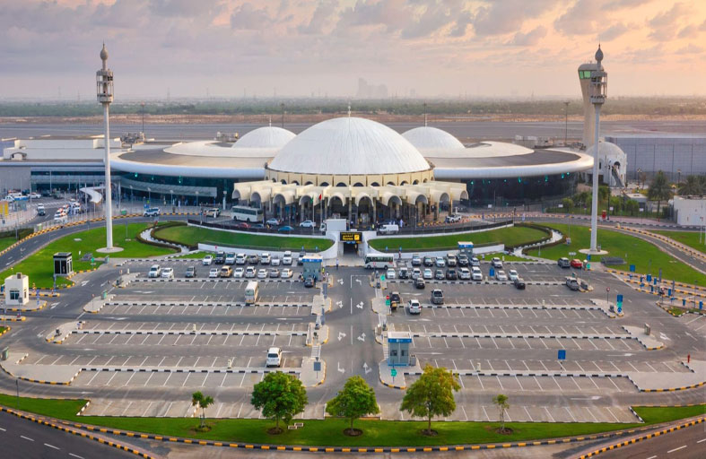 مطار الشارقة يعزز تجربة المتعاملين