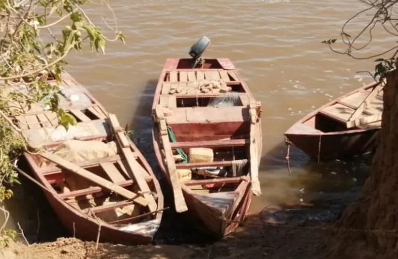 «اضطراب النيل» عصف بالقوارب الخشبية