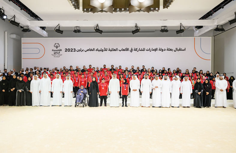 خالد بن محمد بن زايد يستقبل أعضاء بعثة الإمارات للأولمبياد الخاص 