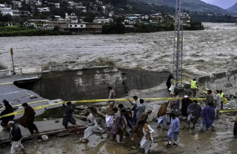 1000 قتيل حصيلة الأمطار الموسمية في باكستان