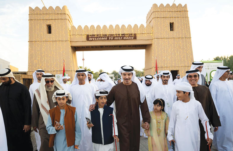 هزاع بن زايد يشهد جانبا من فعاليات الدورة الأولى من مهرجان العين للتمور 