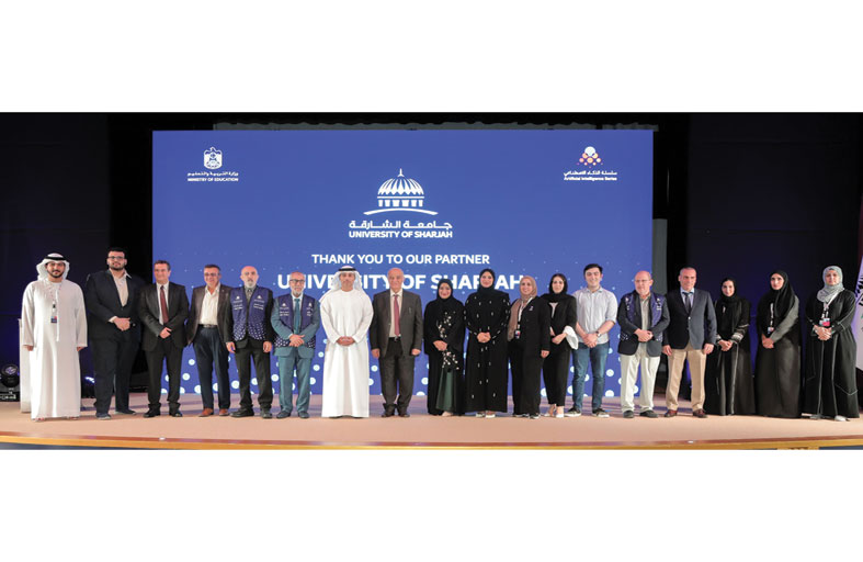 وزير التربية والتعليم يكرم الطلبة الفائزين بمسابقات البطولة الوطنية للذكاء الاصطناعي 2023